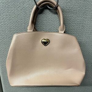 Bestey Johnson mini purse good preloved condition